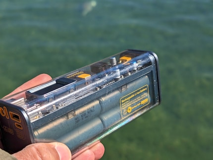 The Shargeek 100 has been in operation for a year – you can tell by the scratches on the casing.