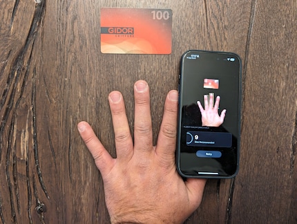 I can determine my ring size with an iPhone app.