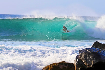 In the wave, not just an observer on the side-lines – Mike Jucker knows Hawaiian surf culture first hand.