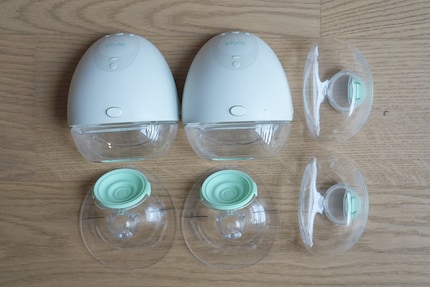 The Elvie doesn't need any hoses or cables.