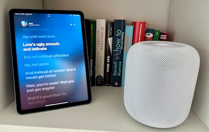 De iPad vervangt het display van de hifi-ontvanger.