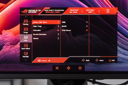 Das On-Screen-Display ist übersichtlich und die Optionen sind klar beschriftet. Für einen Monitor finde ich das viel besser als umständliche SmartTV-Systeme wie sie Hersteller wie Samsung teilweise verbauen.