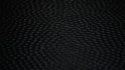 Die Antireflex-Beschichtung zerstreut Umgebungslicht. Gemäss Apple führt sie nicht zu weniger Kontrast.