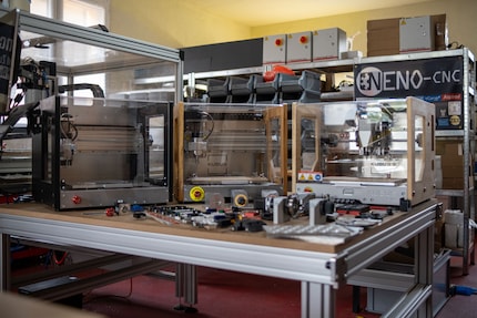 Three prototypes of the Kubus Pro: the oldest model on the left, the newest on the right.