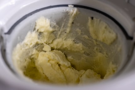 Das Rahmglacé war zu fest.