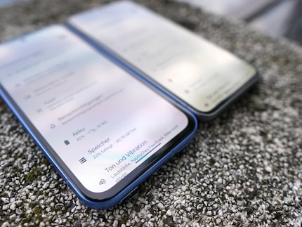 The Pixel 8a’s bezel (front) is considerably thicker.