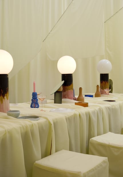 Instead of ceiling lamps, many table lamps were used.