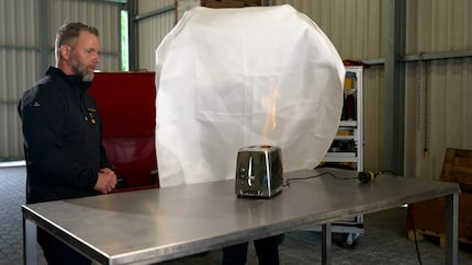 Blusdekens kun je gebruiken voor kleinere brandjes zoals een brandende broodrooster.