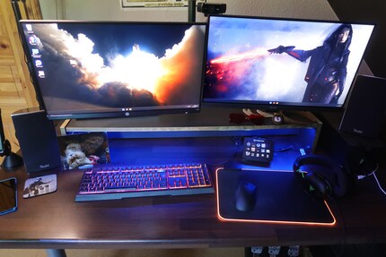 My workspace looks okay-ish except for the monitors mounted at different heights.
