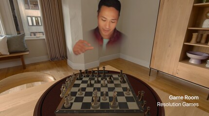 Schach kannst du auch gegen deine Freunde spielen, die sich gerade nicht im Raum aufhalten.