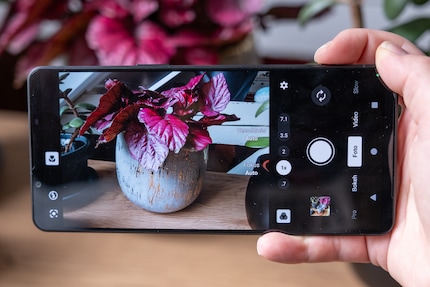 The camera app looks tidy and now also offers a video function.