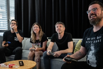 Het wordt emotioneel tijdens de multiplayersessie met mijn collega's van de redactie. Vooral Simon kan zich nauwelijks inhouden als hij wint.