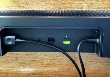 The back hints at Bluetooth support.
