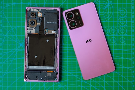 The battery’s replaceable.