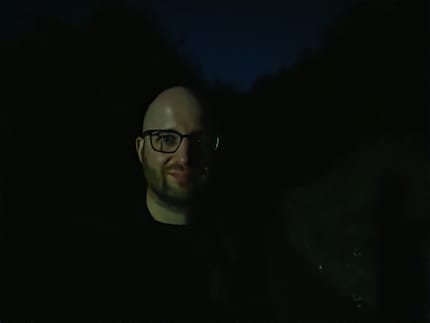 Selfies taken in darkness don’t come out well.