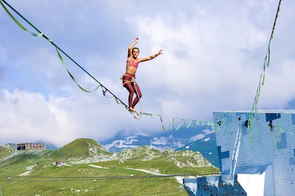 Hoogste concentratie: Braziliaanse Erika Sedlacek (32) op de highline.