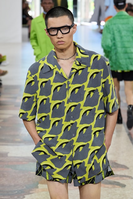 Eén van de 41 hot pants looks uit Gucci's aankomende voorjaarscollectie 2025.