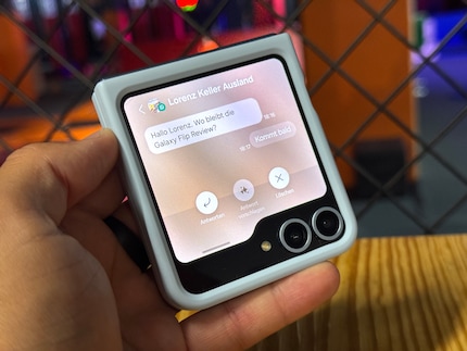I can reply on the external display, but I can’t see the previous conversation.