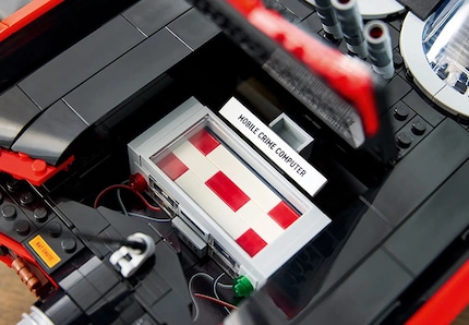 De mobiele misdaadcomputer zit in de kofferbak van de Batmobile.