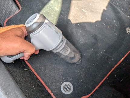 Large areas such as the footwell take forever with the small vacuum cleaner.
