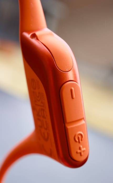 I like the small buttons – they work better than touchpads during workouts.