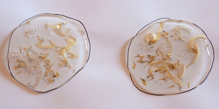 Dit punt gaat naar het lijmpistool van Uhu (rechts). Ik kan er sneller en moeitelozer de cirkel mee vullen dan met de Bosch (links).