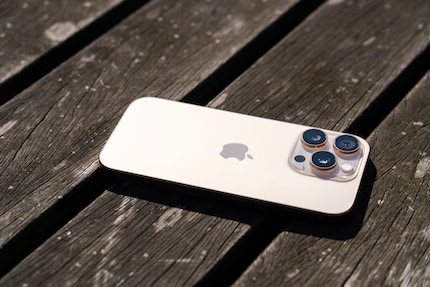 Apple has changed almost nothing in designing the 16th generation of its top-of-the-range smartphone.