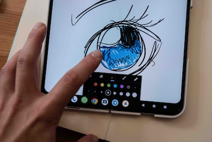 De notitie-app zou goed geschikt zijn om mee te tekenen. Maar Google biedt officieel geen stylus aan. En het gebruik van je vinger is onbevredigend.