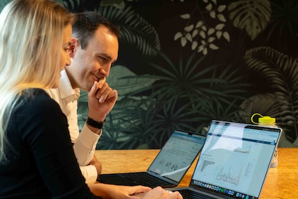 Ryan Prater en Clara Goebel in een uitwisseling
