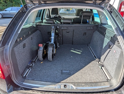 Folded up, the scooter doesn’t take up much space in the boot.
