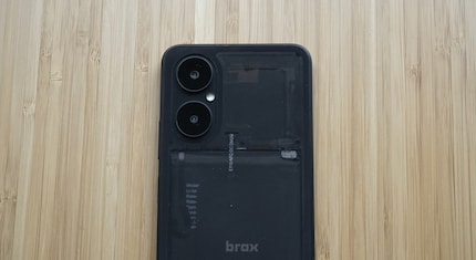 De achterkant van de Brax3 is transparant.