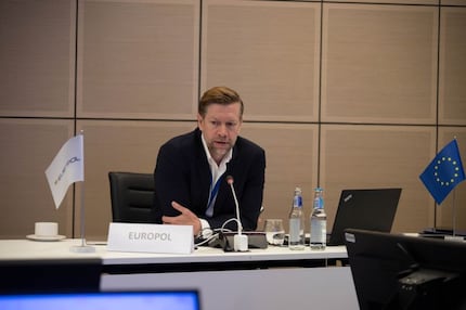 Jan Op Gen Oorth, woordvoerder van Europol, moet tevreden zijn.