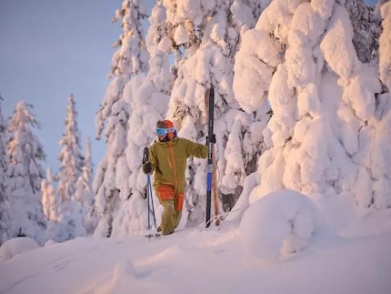Fulfils its purpose on and off the piste: the loden one-piece from Lothar Hofer.