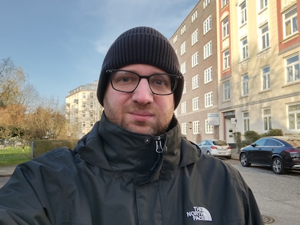 Gebruik voor selfies de HMD Fusion voor goede resultaten bij daglicht.