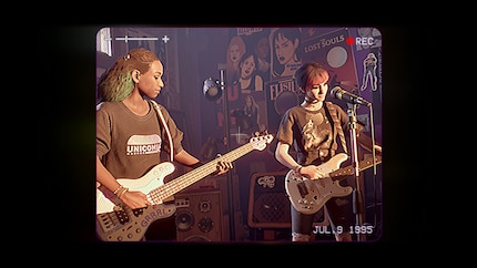 Autumn en Nora spelen samen in een band.