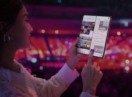 When unfolded, you have a large screen area for multitasking.