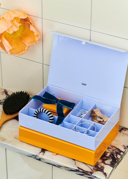 Of het nu gaat om sieraden of andere kleine voorwerpen - dit ontwerp slaat een goed figuur.