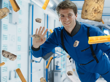 Bist du zu langsam, ziehen die Weltraumsnacks einfach an dir vorbei. 