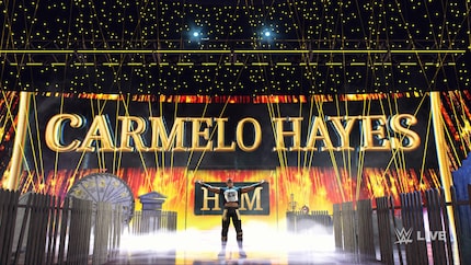 The atmosphere knows how to convince many wrestlers. Carmelo Hayes' entrance makes me feel like I'm watching a live edition of Smackdown.
