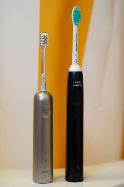 Vergeleken met de Philips Sonicare Series 3100 is de Wave compacter.