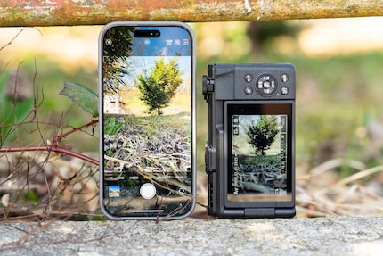 Het beeldscherm van de Canon V1 kan niet tippen aan dat van moderne smartphones.