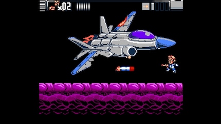 Veel elementen, zoals de straaljager uit «Top Gun», zijn toespelingen op spellen die de Nerd heeft beoordeeld.