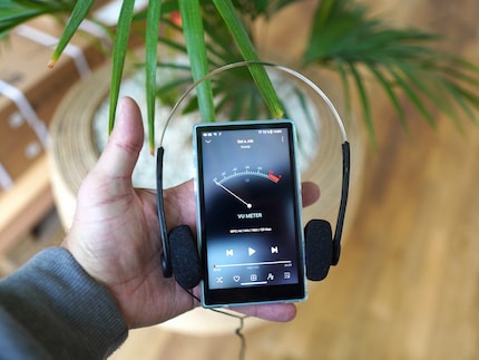 There are a variety of settings in the FiiO music player. I use the standard ones for my review.