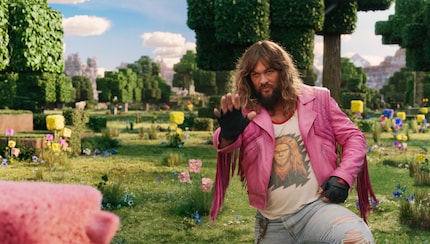 Jason Momoa is altijd goed voor ongewone rollen. Maar hier schiet hij zichzelf neer.
