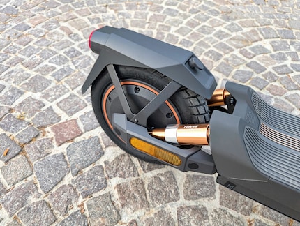 The conventional suspension on the GT3 is sufficient for cobblestones.