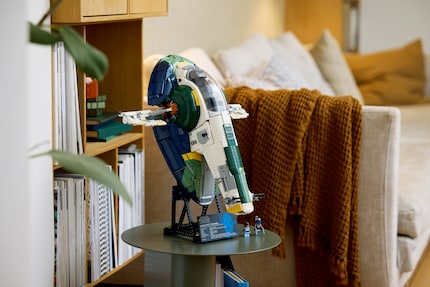 Fast 3000 Teile Nostalgie: Das UCS-Set bringt Jango Fetts Firespray in epischer Grösse zurück – samt exklusiver Minifigs.