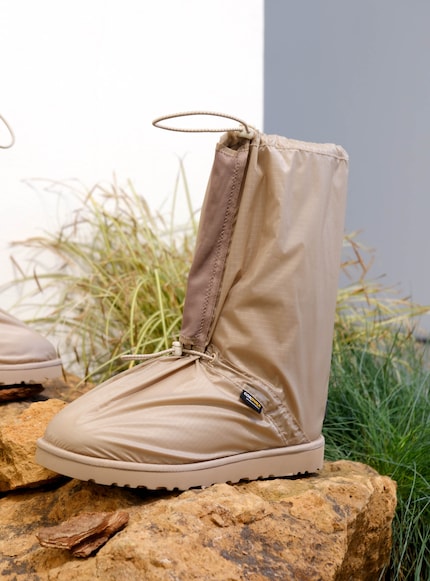 Das Modell ist in Beige, Feuerrot und Schwarz erhältlich.