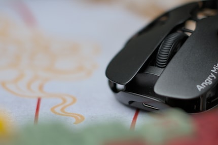 Het scrollwiel met rubberen coating biedt een goede grip.