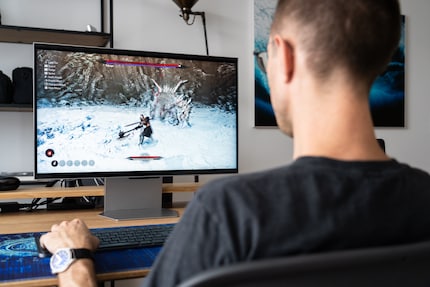 Het 3D-effect kan niet op foto's worden vastgelegd. Het werkt op dit moment het beste in het Souls-achtige spel «The First Berserker: Khazan».