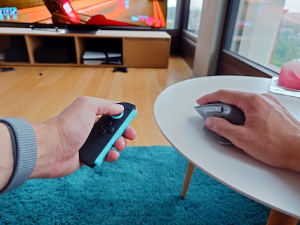 Joy Con links, muis rechts. Perfect.